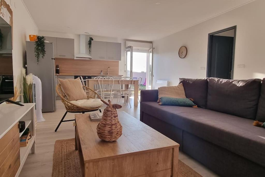 Maison Au Calme Entre Collegues Ou Famille - La Boheme - Saint-Seurin-sur-l'Isle ภายนอก รูปภาพ